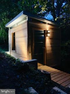 2533 N RIDGEVIEW RD, ARLINGTON, Virginia 22207, 6 Bedrooms Bedrooms, ,5 BathroomsBathrooms,Residential,For sale,2533 N RIDGEVIEW RD,VAAR2063684 MLS # VAAR2063684