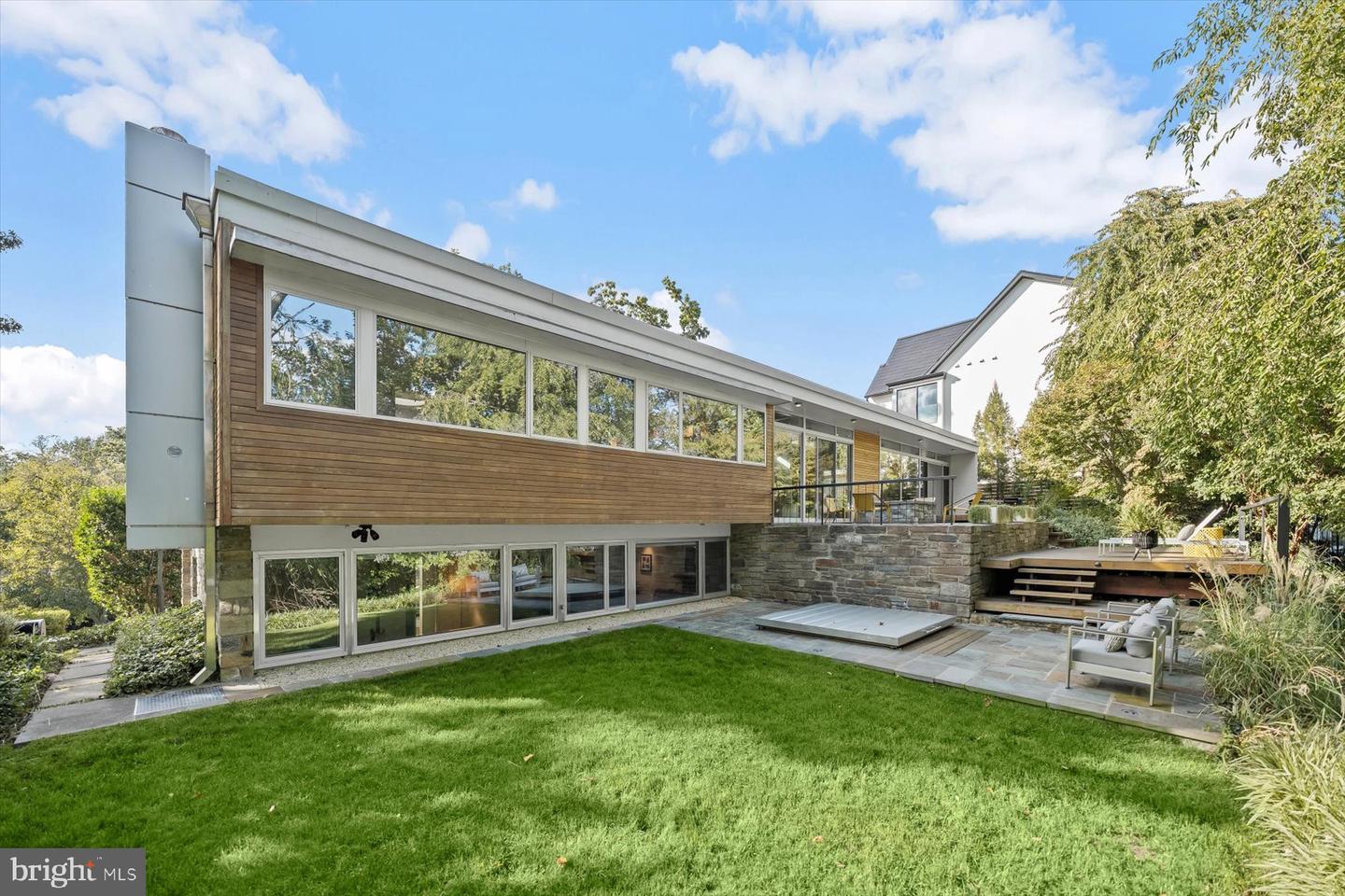 2533 N RIDGEVIEW RD, ARLINGTON, Virginia 22207, 6 Bedrooms Bedrooms, ,5 BathroomsBathrooms,Residential,For sale,2533 N RIDGEVIEW RD,VAAR2063684 MLS # VAAR2063684