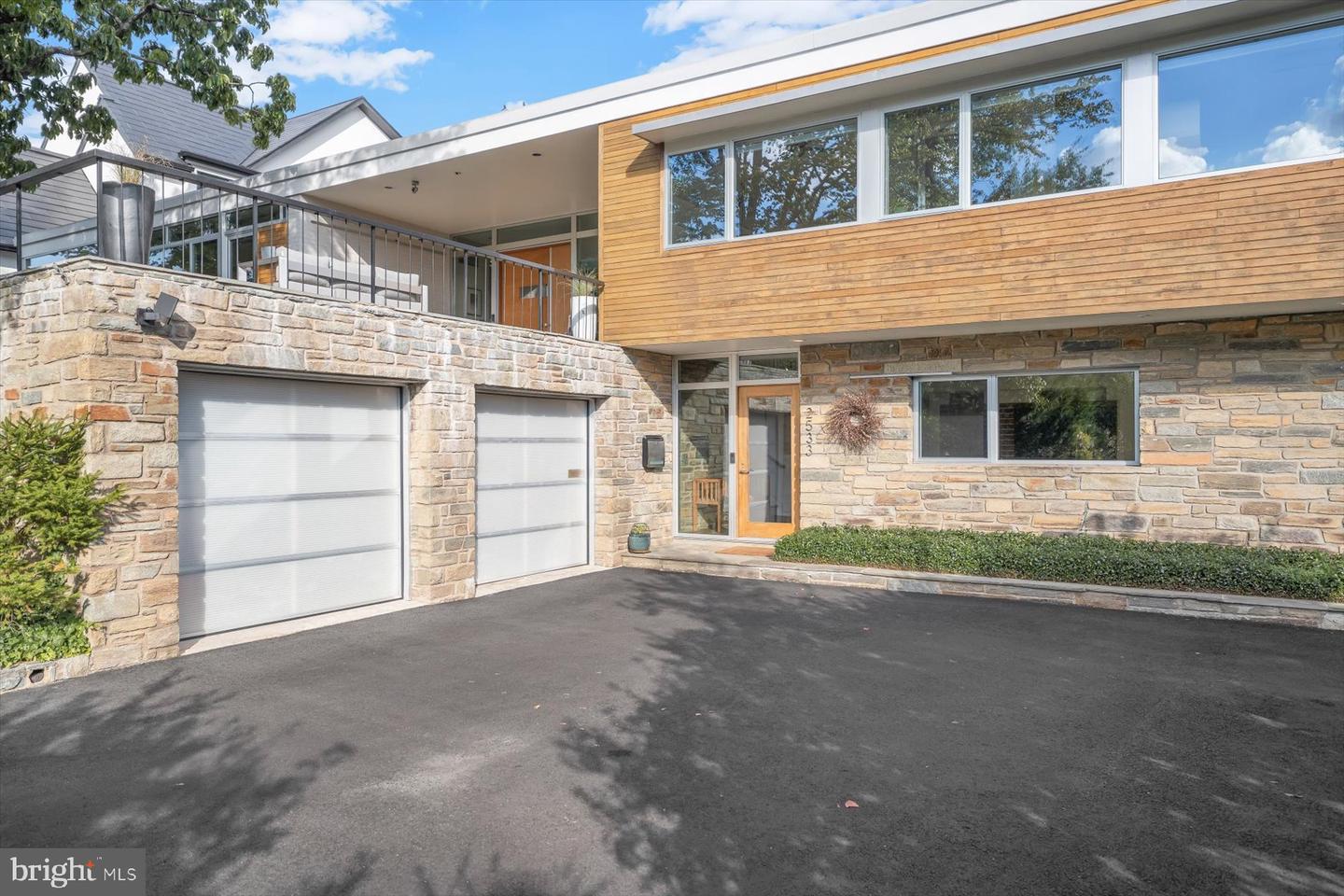 2533 N RIDGEVIEW RD, ARLINGTON, Virginia 22207, 6 Bedrooms Bedrooms, ,5 BathroomsBathrooms,Residential,For sale,2533 N RIDGEVIEW RD,VAAR2063684 MLS # VAAR2063684