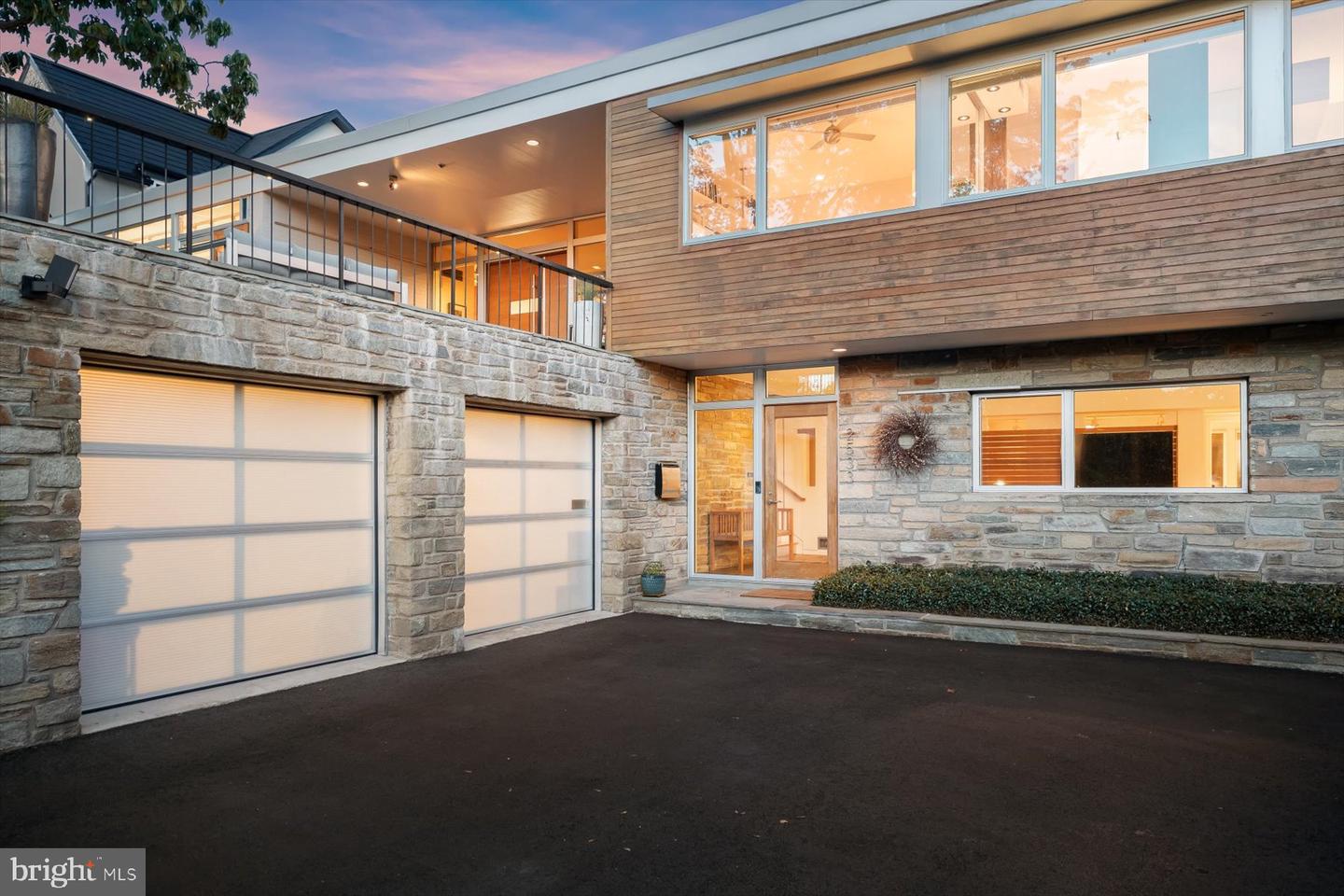 2533 N RIDGEVIEW RD, ARLINGTON, Virginia 22207, 6 Bedrooms Bedrooms, ,5 BathroomsBathrooms,Residential,For sale,2533 N RIDGEVIEW RD,VAAR2063684 MLS # VAAR2063684