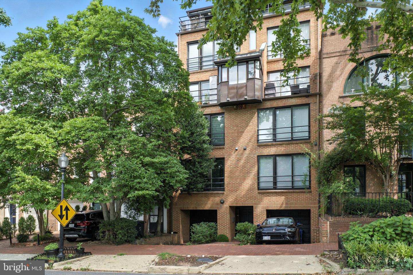 2519 I ST NW #1, WASHINGTON, District Of Columbia 20037, 2 Bedrooms Bedrooms, ,2 BathroomsBathrooms,Residential,For sale,2519 I ST NW #1,DCDC2223398 MLS # DCDC2223398