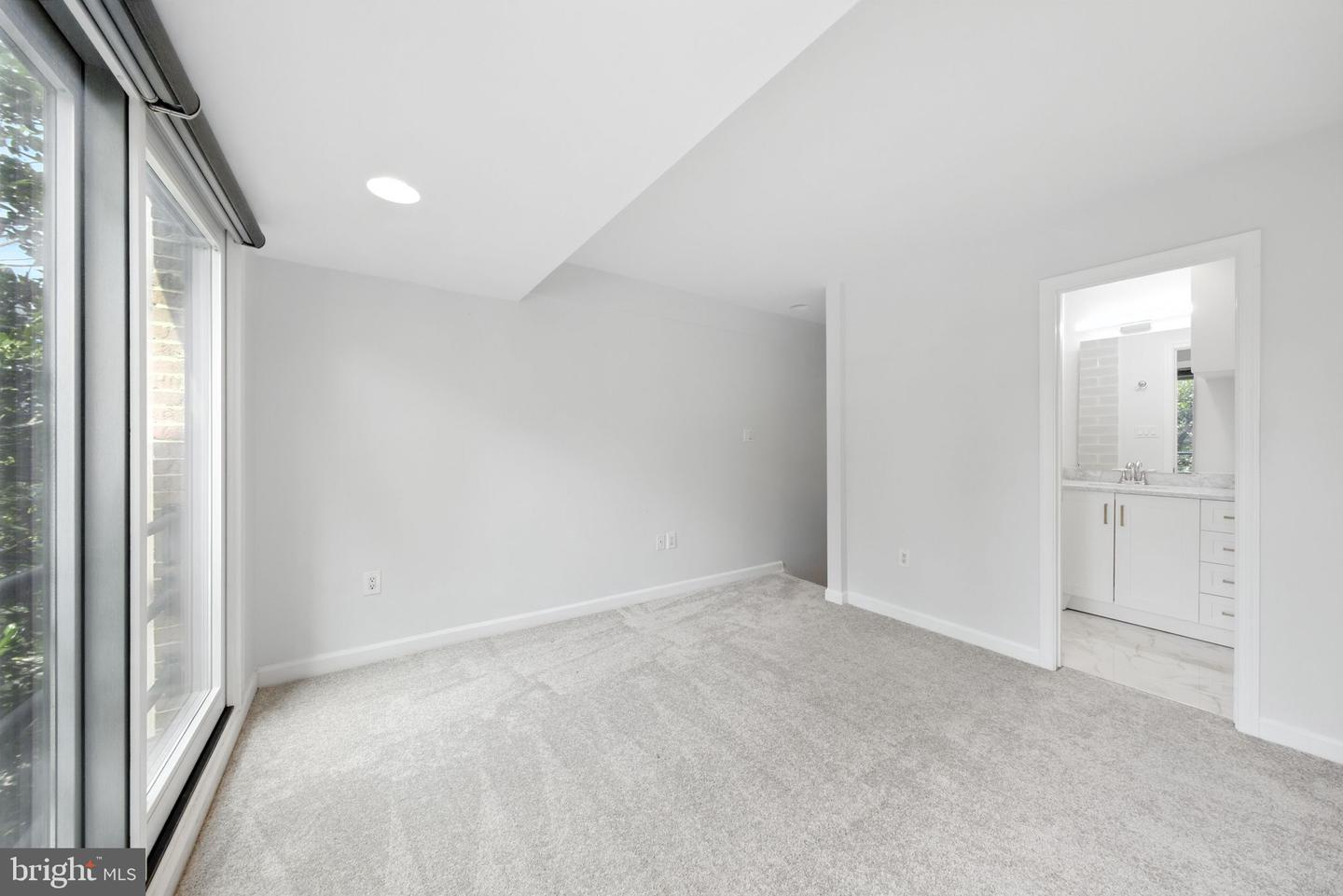 2519 I ST NW #1, WASHINGTON, District Of Columbia 20037, 2 Bedrooms Bedrooms, ,2 BathroomsBathrooms,Residential,For sale,2519 I ST NW #1,DCDC2223398 MLS # DCDC2223398
