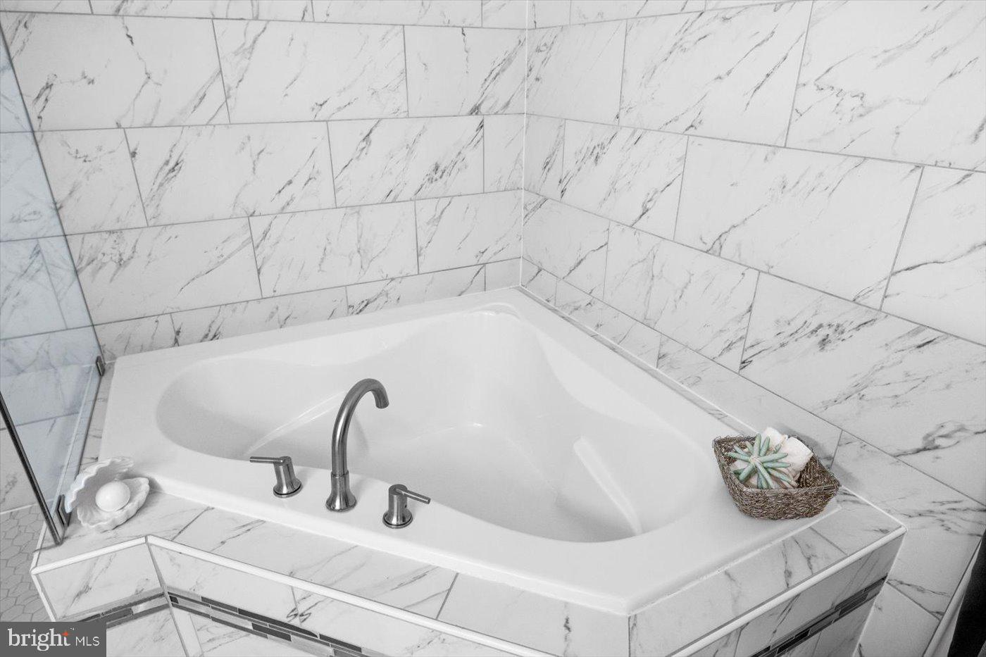 537 MONTICELLO CIR, LOCUST GROVE, Virginia 22508, 5 Bedrooms Bedrooms, 9 Rooms Rooms,3 BathroomsBathrooms,Residential,For sale,537 MONTICELLO CIR,VAOR2012364 MLS # VAOR2012364