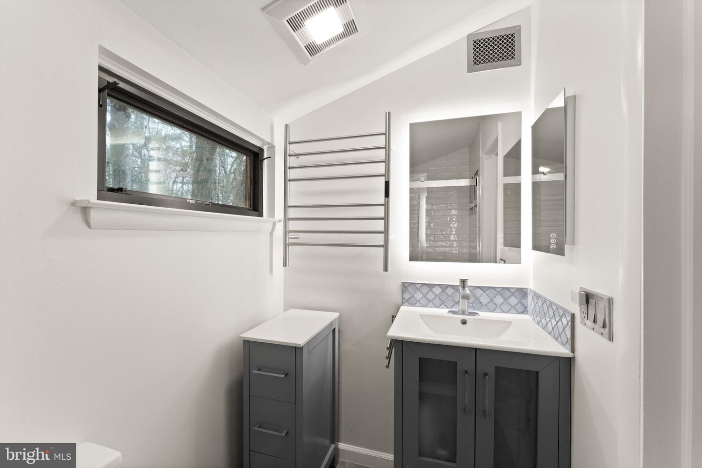 2345 MILLENNIUM LN, RESTON, Virginia 20191, 3 Bedrooms Bedrooms, ,2 BathroomsBathrooms,Residential,For sale,2345 MILLENNIUM LN,VAFX2277888 MLS # VAFX2277888