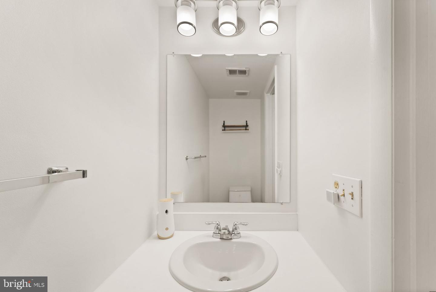 2345 MILLENNIUM LN, RESTON, Virginia 20191, 3 Bedrooms Bedrooms, ,2 BathroomsBathrooms,Residential,For sale,2345 MILLENNIUM LN,VAFX2277888 MLS # VAFX2277888