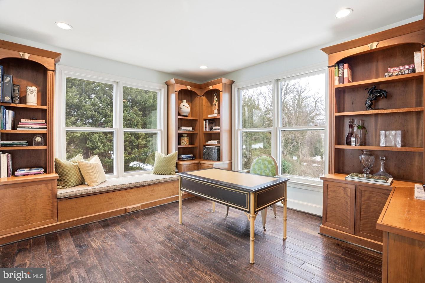 6035 CRIMSON CT, MCLEAN, Virginia 22101, 6 Bedrooms Bedrooms, ,5 BathroomsBathrooms,Residential,For sale,6035 CRIMSON CT,VAFX2278864 MLS # VAFX2278864