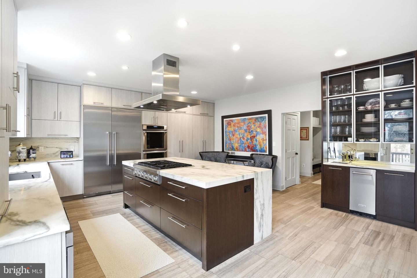 6035 CRIMSON CT, MCLEAN, Virginia 22101, 6 Bedrooms Bedrooms, ,5 BathroomsBathrooms,Residential,For sale,6035 CRIMSON CT,VAFX2278864 MLS # VAFX2278864