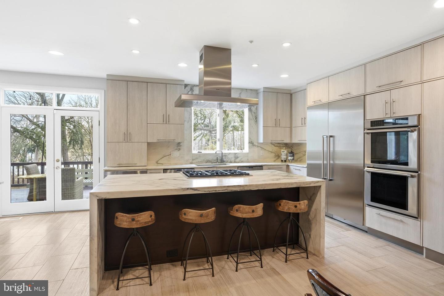 6035 CRIMSON CT, MCLEAN, Virginia 22101, 6 Bedrooms Bedrooms, ,5 BathroomsBathrooms,Residential,For sale,6035 CRIMSON CT,VAFX2278864 MLS # VAFX2278864