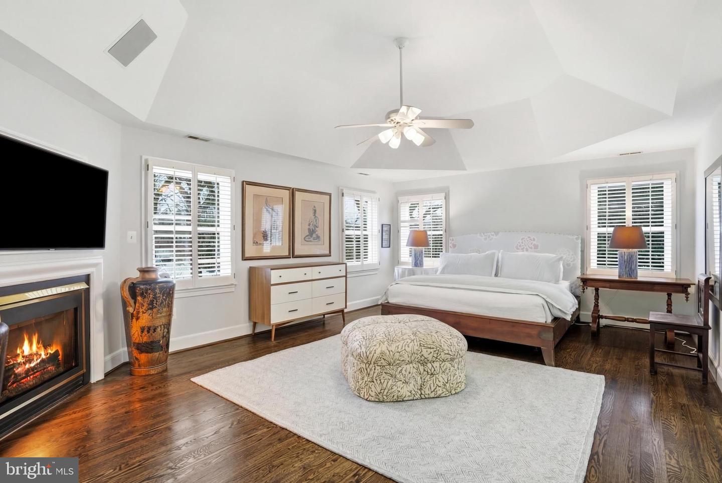 6035 CRIMSON CT, MCLEAN, Virginia 22101, 6 Bedrooms Bedrooms, ,5 BathroomsBathrooms,Residential,For sale,6035 CRIMSON CT,VAFX2278864 MLS # VAFX2278864