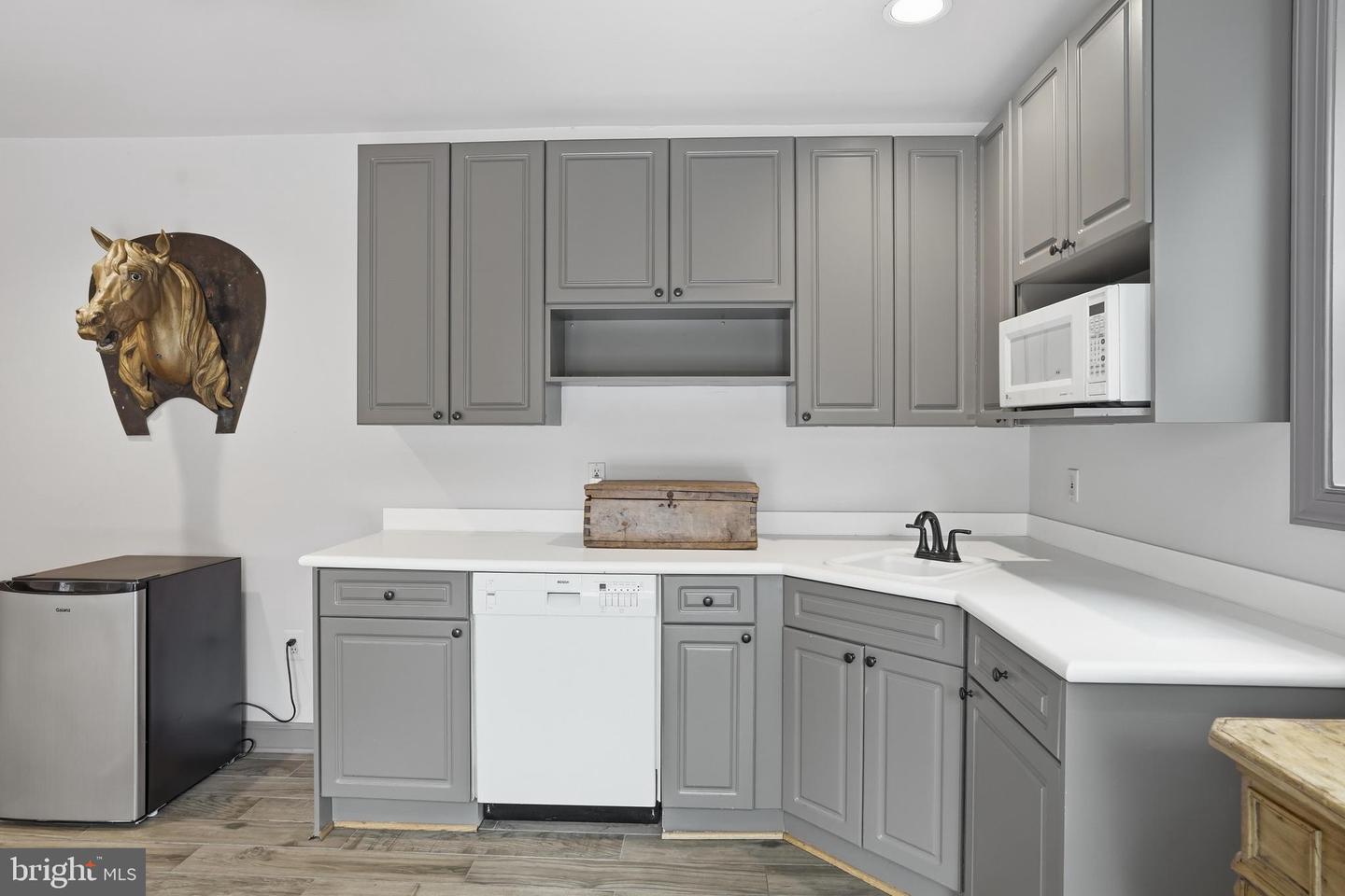 6035 CRIMSON CT, MCLEAN, Virginia 22101, 6 Bedrooms Bedrooms, ,5 BathroomsBathrooms,Residential,For sale,6035 CRIMSON CT,VAFX2278864 MLS # VAFX2278864