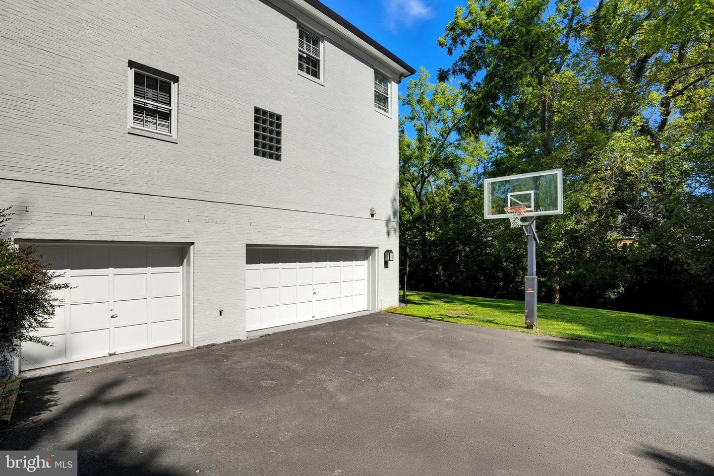 6035 CRIMSON CT, MCLEAN, Virginia 22101, 6 Bedrooms Bedrooms, ,5 BathroomsBathrooms,Residential,For sale,6035 CRIMSON CT,VAFX2278864 MLS # VAFX2278864