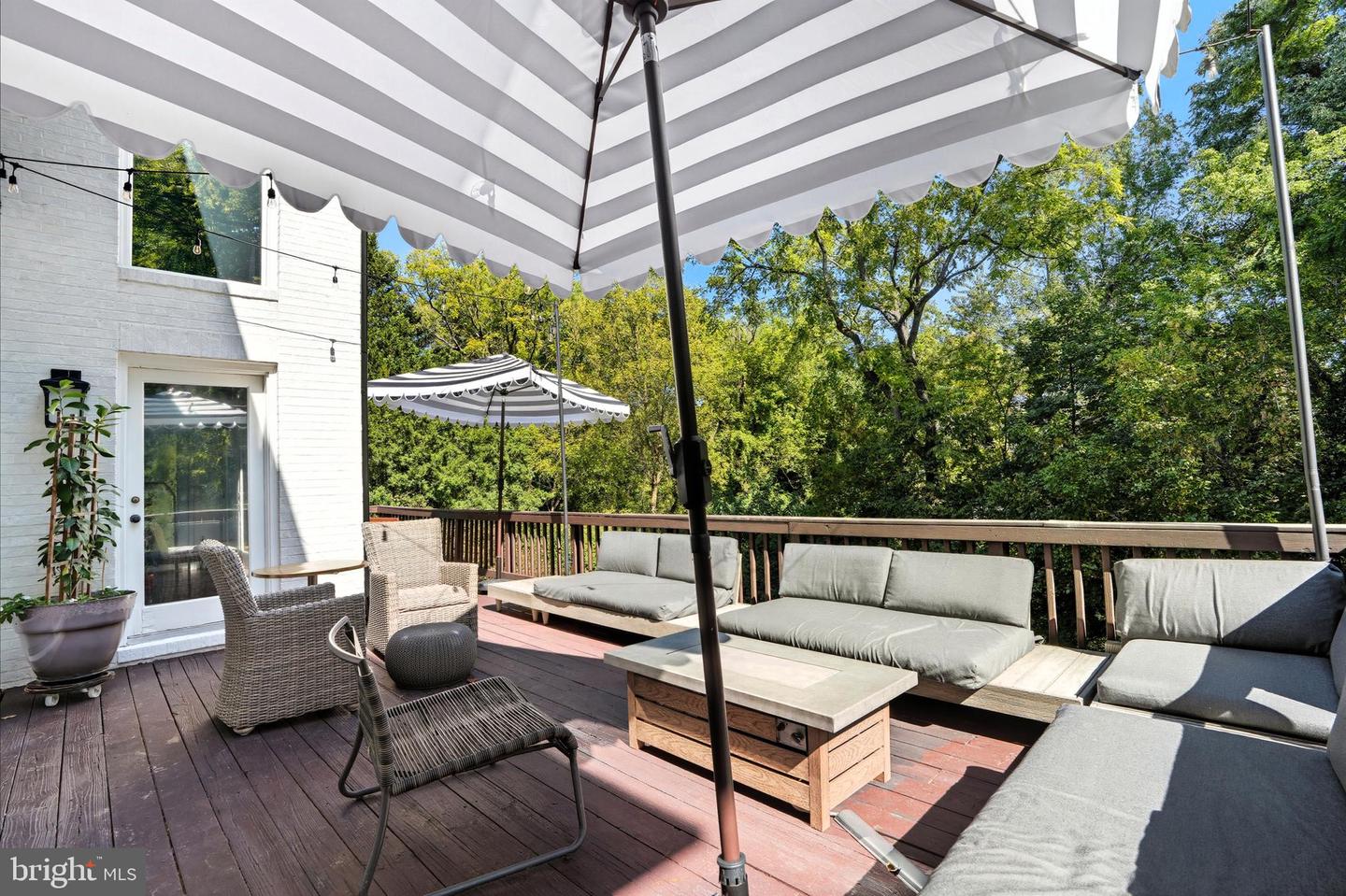 6035 CRIMSON CT, MCLEAN, Virginia 22101, 6 Bedrooms Bedrooms, ,5 BathroomsBathrooms,Residential,For sale,6035 CRIMSON CT,VAFX2278864 MLS # VAFX2278864