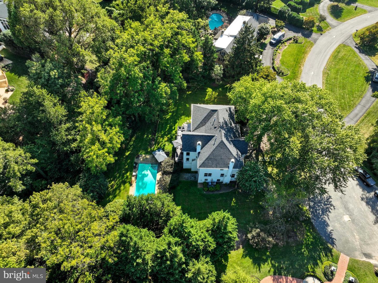 6035 CRIMSON CT, MCLEAN, Virginia 22101, 6 Bedrooms Bedrooms, ,5 BathroomsBathrooms,Residential,For sale,6035 CRIMSON CT,VAFX2278864 MLS # VAFX2278864