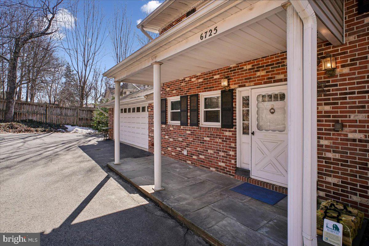 6725 ALPINE DR, ANNANDALE, Virginia 22003, 4 Bedrooms Bedrooms, ,2 BathroomsBathrooms,Residential,For sale,6725 ALPINE DR,VAFX2281434 MLS # VAFX2281434