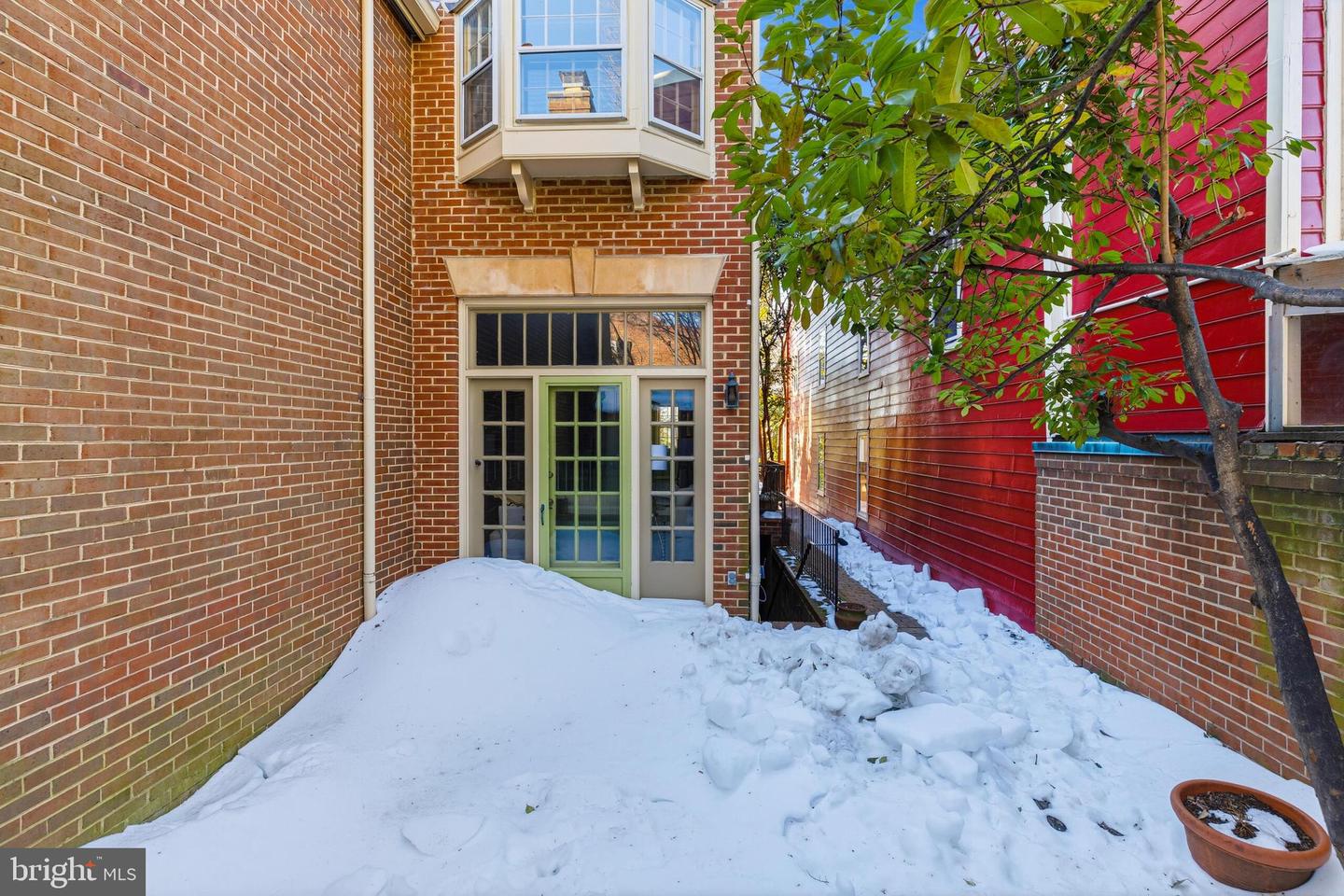 428 S FAIRFAX ST, ALEXANDRIA, Virginia 22314, 3 Bedrooms Bedrooms, ,4 BathroomsBathrooms,Residential,For sale,428 S FAIRFAX ST,VAAX2052282 MLS # VAAX2052282