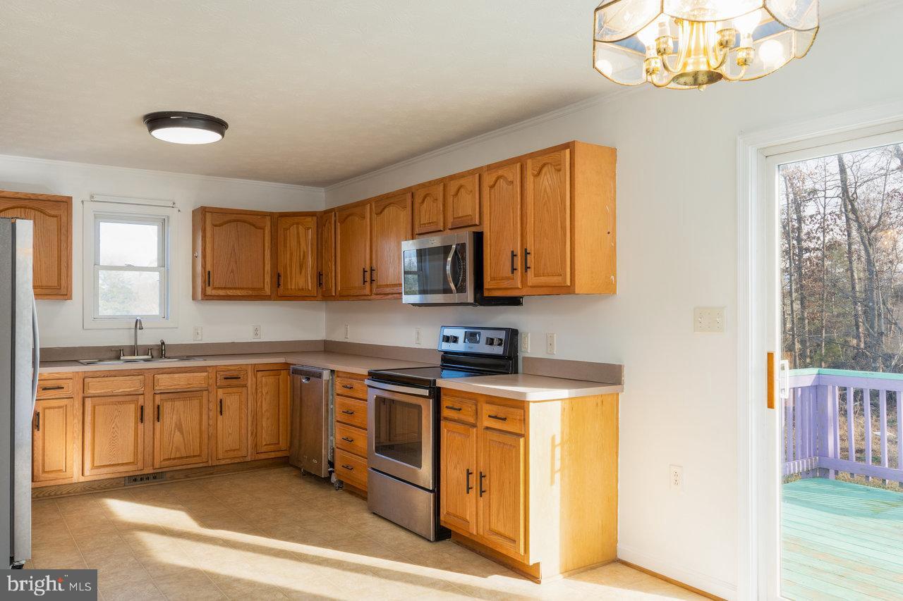 145 HICKORY DR, LURAY, Virginia 22835, 3 Bedrooms Bedrooms, 7 Rooms Rooms,2 BathroomsBathrooms,Residential,For sale,145 HICKORY DR,VAPA2005712 MLS # VAPA2005712