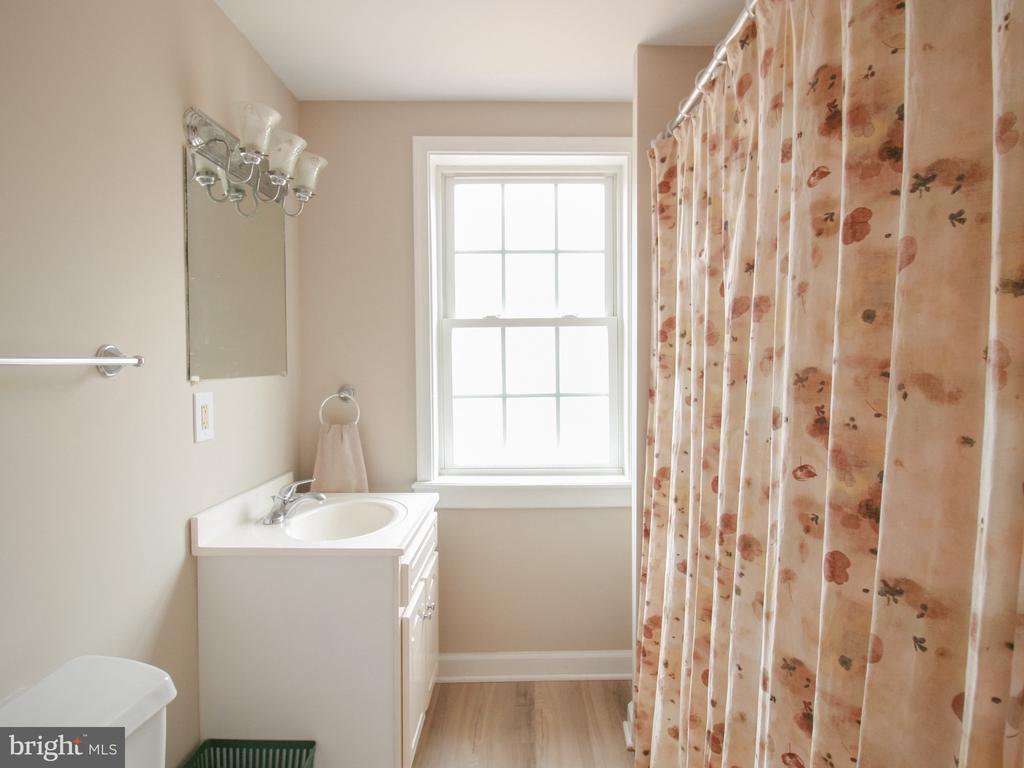 324 MINERAL AVE, MINERAL, Virginia 23117, 3 Bedrooms Bedrooms, ,2 BathroomsBathrooms,Residential,324 MINERAL AVE,VALA2009362 MLS # VALA2009362