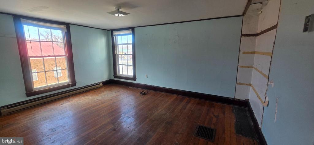 11 BRISTOL AVE, LURAY, Virginia 22835, 3 Bedrooms Bedrooms, ,2 BathroomsBathrooms,Residential,11 BRISTOL AVE,VAPA2006136 MLS # VAPA2006136