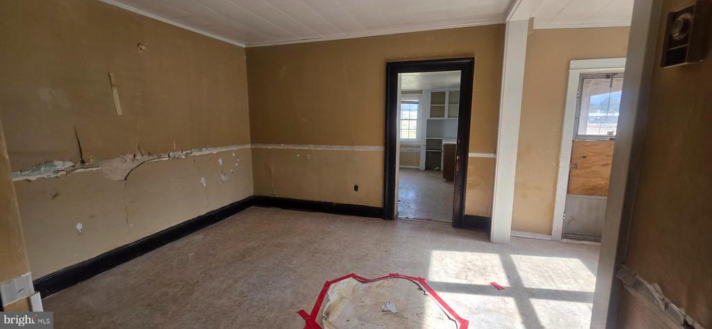 11 BRISTOL AVE, LURAY, Virginia 22835, 3 Bedrooms Bedrooms, ,2 BathroomsBathrooms,Residential,11 BRISTOL AVE,VAPA2006136 MLS # VAPA2006136