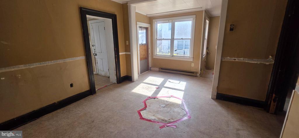 11 BRISTOL AVE, LURAY, Virginia 22835, 3 Bedrooms Bedrooms, ,2 BathroomsBathrooms,Residential,11 BRISTOL AVE,VAPA2006136 MLS # VAPA2006136