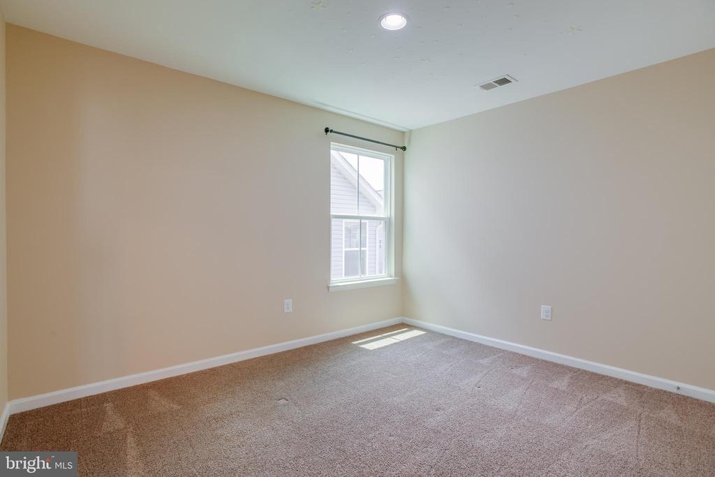 2032 MAGNOLIA CIR, CULPEPER, Virginia 22701, 5 Bedrooms Bedrooms, ,2 BathroomsBathrooms,Residential,2032 MAGNOLIA CIR,VACU2012840 MLS # VACU2012840