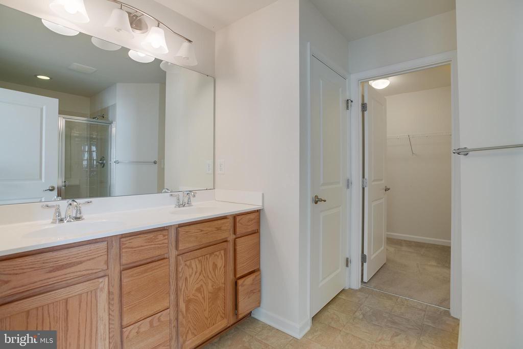 2032 MAGNOLIA CIR, CULPEPER, Virginia 22701, 5 Bedrooms Bedrooms, ,2 BathroomsBathrooms,Residential,2032 MAGNOLIA CIR,VACU2012840 MLS # VACU2012840