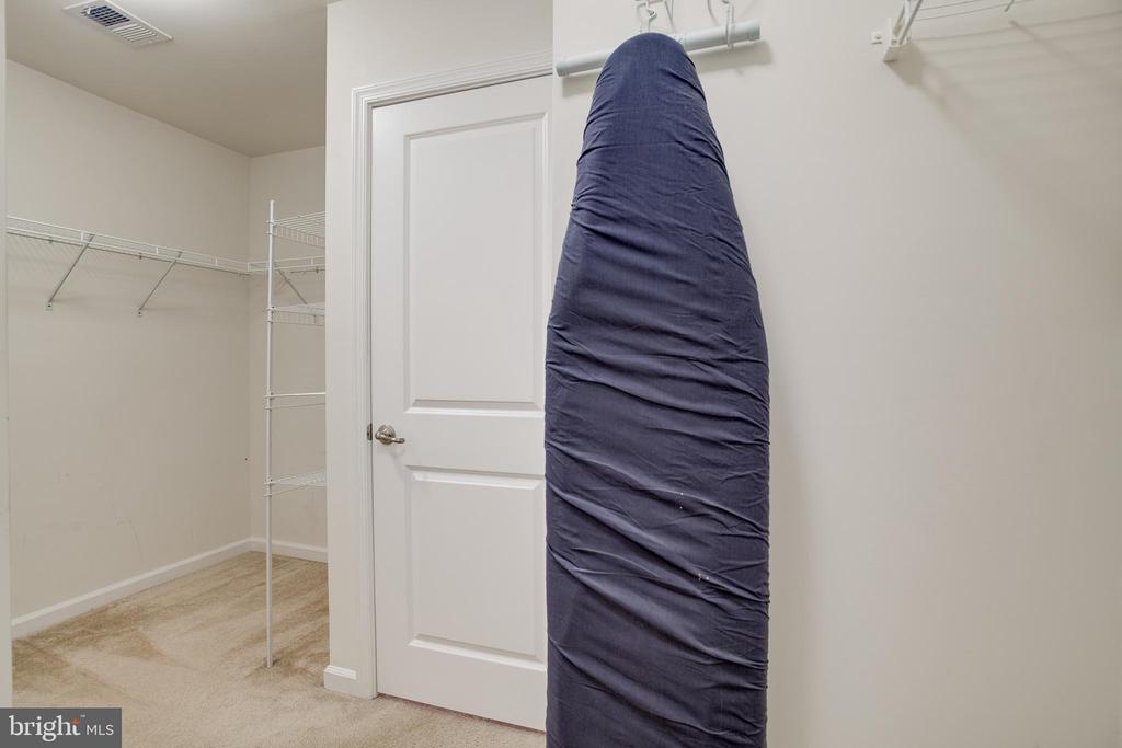 2032 MAGNOLIA CIR, CULPEPER, Virginia 22701, 5 Bedrooms Bedrooms, ,2 BathroomsBathrooms,Residential,2032 MAGNOLIA CIR,VACU2012840 MLS # VACU2012840