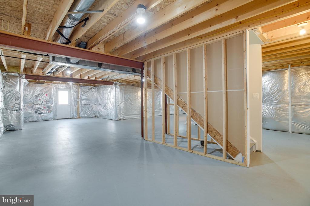 2032 MAGNOLIA CIR, CULPEPER, Virginia 22701, 5 Bedrooms Bedrooms, ,2 BathroomsBathrooms,Residential,2032 MAGNOLIA CIR,VACU2012840 MLS # VACU2012840