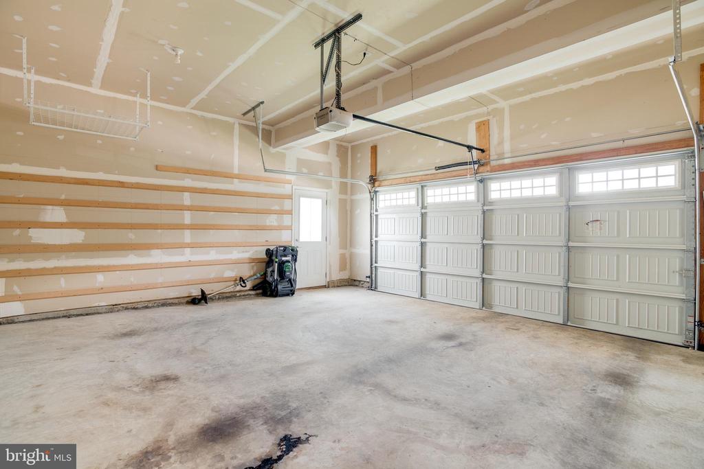 2032 MAGNOLIA CIR, CULPEPER, Virginia 22701, 5 Bedrooms Bedrooms, ,2 BathroomsBathrooms,Residential,2032 MAGNOLIA CIR,VACU2012840 MLS # VACU2012840