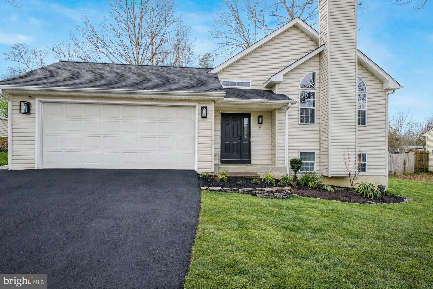 9 BRENTWOOD LN, FREDERICKSBURG, Virginia 22405, 4 Bedrooms Bedrooms, ,3 BathroomsBathrooms,Residential,For sale,9 BRENTWOOD LN,VAST2044762 MLS # VAST2044762