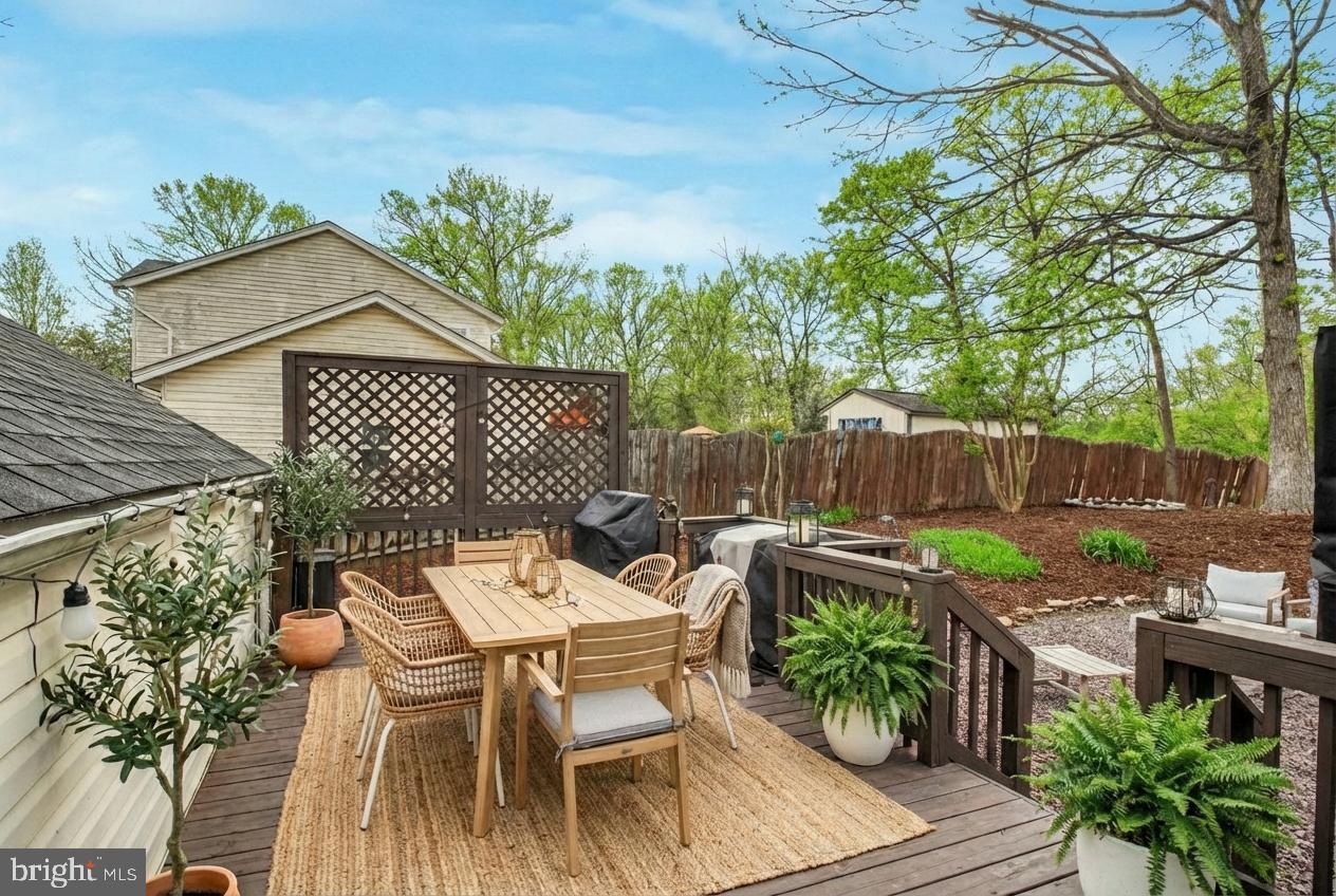 9 BRENTWOOD LN, FREDERICKSBURG, Virginia 22405, 4 Bedrooms Bedrooms, ,3 BathroomsBathrooms,Residential,For sale,9 BRENTWOOD LN,VAST2044762 MLS # VAST2044762