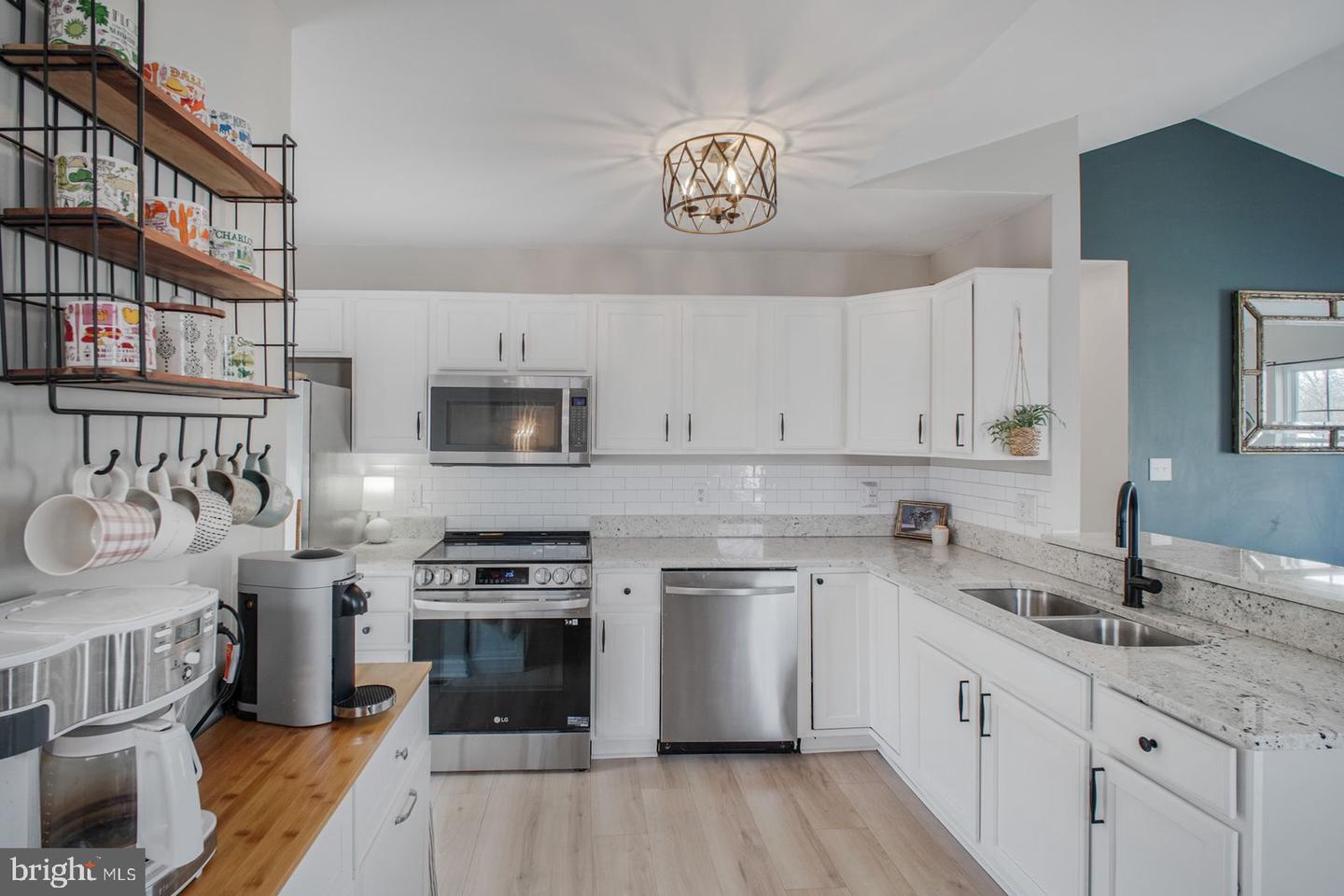 9 BRENTWOOD LN, FREDERICKSBURG, Virginia 22405, 4 Bedrooms Bedrooms, ,3 BathroomsBathrooms,Residential,For sale,9 BRENTWOOD LN,VAST2044762 MLS # VAST2044762