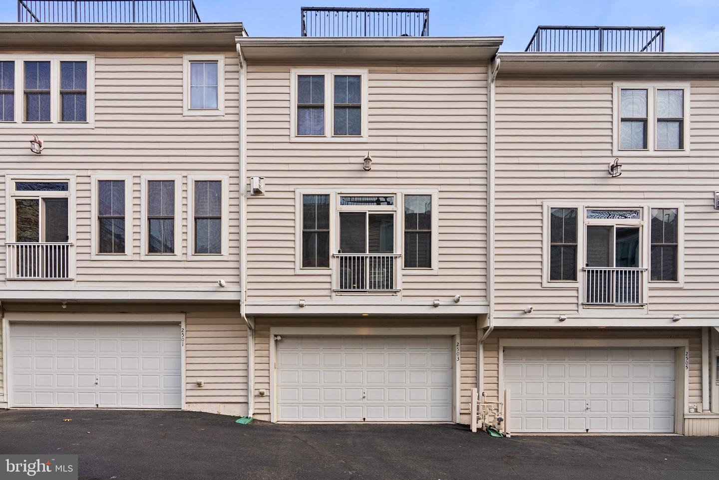 2503 S KENMORE CT, ARLINGTON, Virginia 22206, 4 Bedrooms Bedrooms, ,3 BathroomsBathrooms,Residential,For sale,2503 S KENMORE CT,VAAR2066974 MLS # VAAR2066974