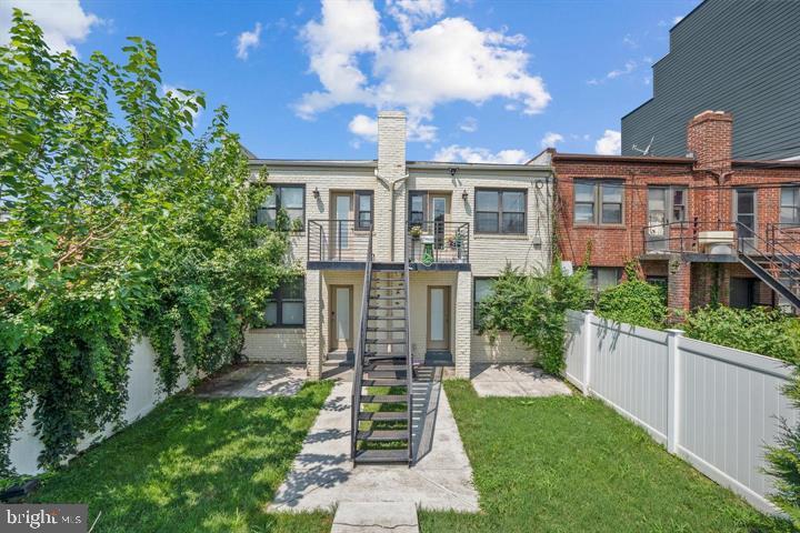 833 19TH ST NE #3, WASHINGTON, District Of Columbia 20002, 2 Bedrooms Bedrooms, 3 Rooms Rooms,1 BathroomBathrooms,Residential,For sale,833 19TH ST NE #3,DCDC2235434 MLS # DCDC2235434