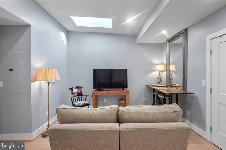 833 19TH ST NE #3, WASHINGTON, District Of Columbia 20002, 2 Bedrooms Bedrooms, 3 Rooms Rooms,1 BathroomBathrooms,Residential,For sale,833 19TH ST NE #3,DCDC2235434 MLS # DCDC2235434