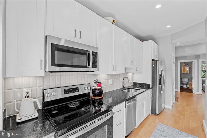 833 19TH ST NE #3, WASHINGTON, District Of Columbia 20002, 2 Bedrooms Bedrooms, 3 Rooms Rooms,1 BathroomBathrooms,Residential,For sale,833 19TH ST NE #3,DCDC2235434 MLS # DCDC2235434