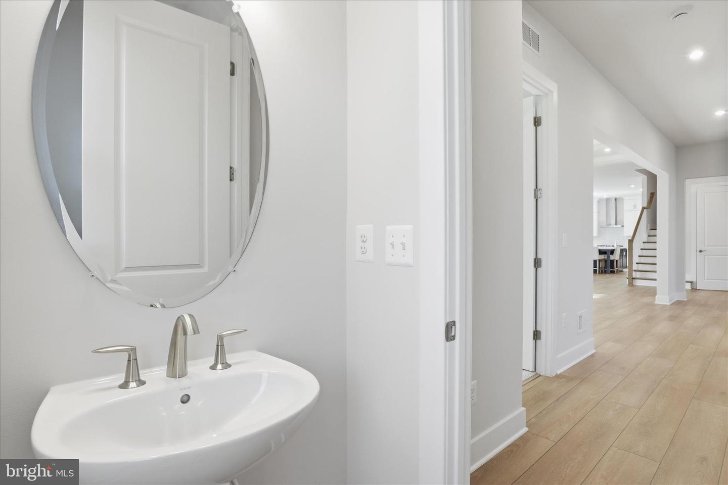 8781 BEECHNUT SPRINGS WAY, MANASSAS, Virginia 20112, 6 Bedrooms Bedrooms, ,5 BathroomsBathrooms,Residential,For sale,8781 BEECHNUT SPRINGS WAY,VAPW2109528 MLS # VAPW2109528