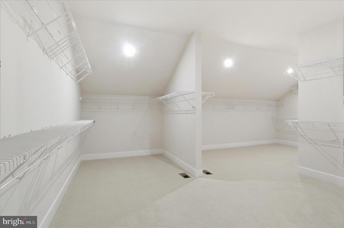 8781 BEECHNUT SPRINGS WAY, MANASSAS, Virginia 20112, 6 Bedrooms Bedrooms, ,5 BathroomsBathrooms,Residential,For sale,8781 BEECHNUT SPRINGS WAY,VAPW2109528 MLS # VAPW2109528