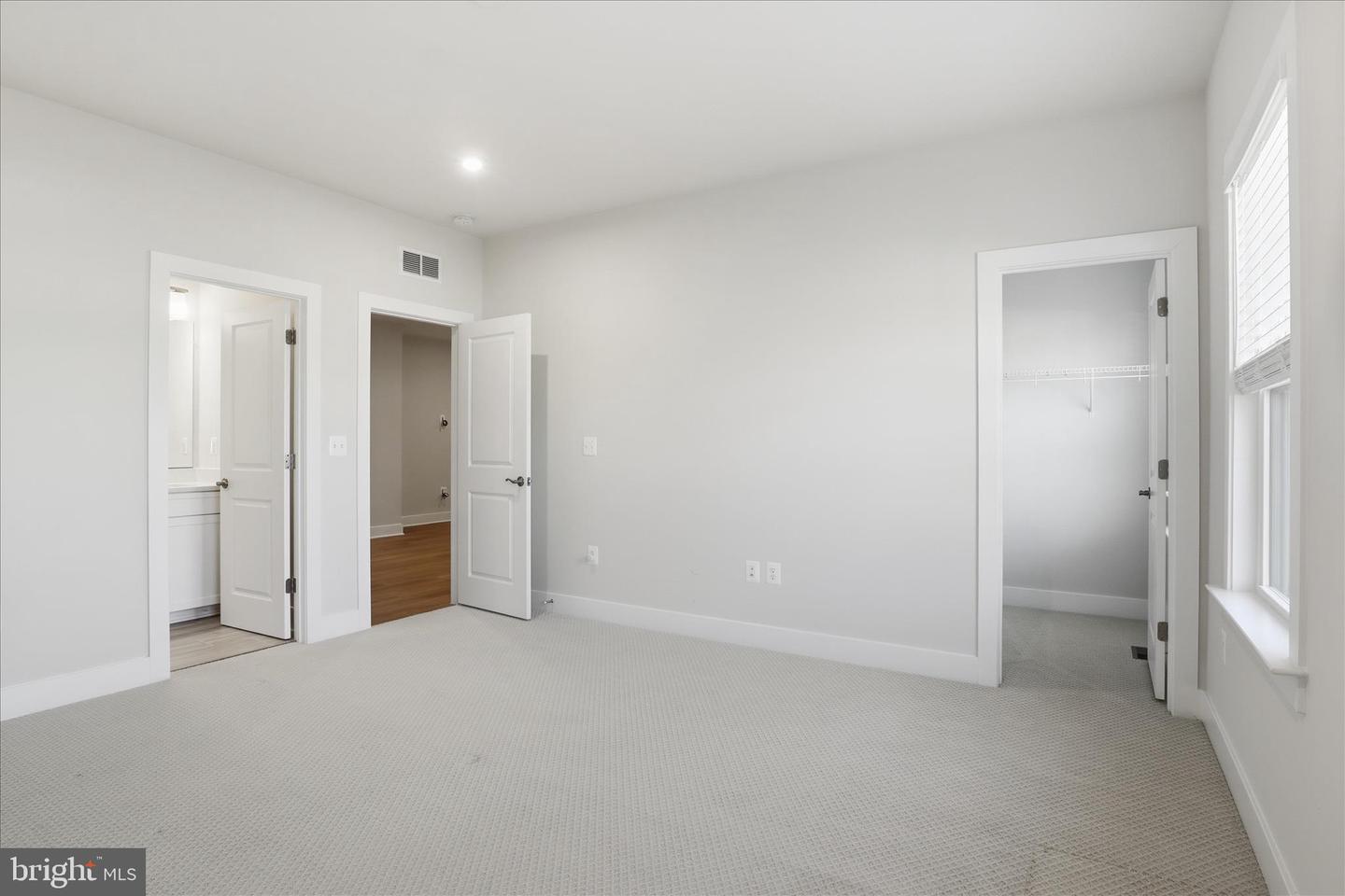 8781 BEECHNUT SPRINGS WAY, MANASSAS, Virginia 20112, 6 Bedrooms Bedrooms, ,5 BathroomsBathrooms,Residential,For sale,8781 BEECHNUT SPRINGS WAY,VAPW2109528 MLS # VAPW2109528