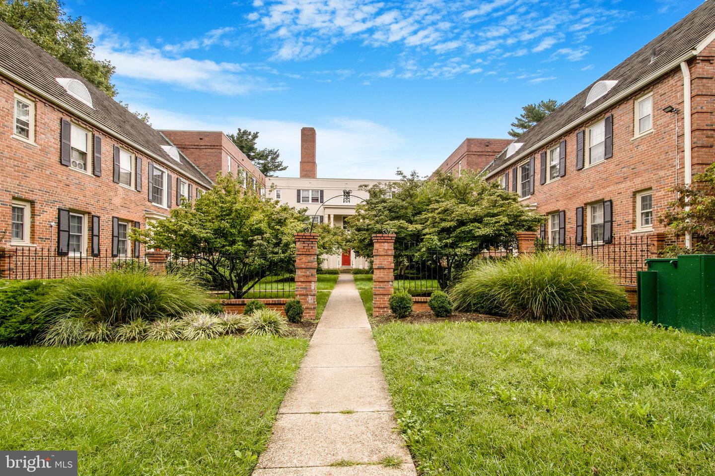 3923 PENNSYLVANIA AVE SE #201, WASHINGTON, District Of Columbia 20020, 2 Bedrooms Bedrooms, ,1 BathroomBathrooms,Residential,For sale,3923 PENNSYLVANIA AVE SE #201,DCDC2239426 MLS # DCDC2239426