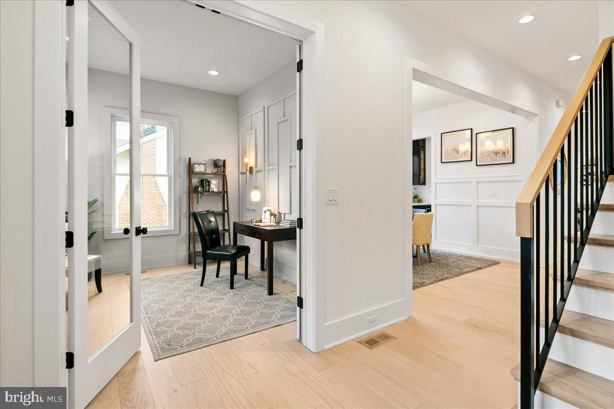 3411 17TH ST N, ARLINGTON, Virginia 22207, 5 Bedrooms Bedrooms, ,4 BathroomsBathrooms,Residential,For sale,3411 17TH ST N,VAAR2067438 MLS # VAAR2067438