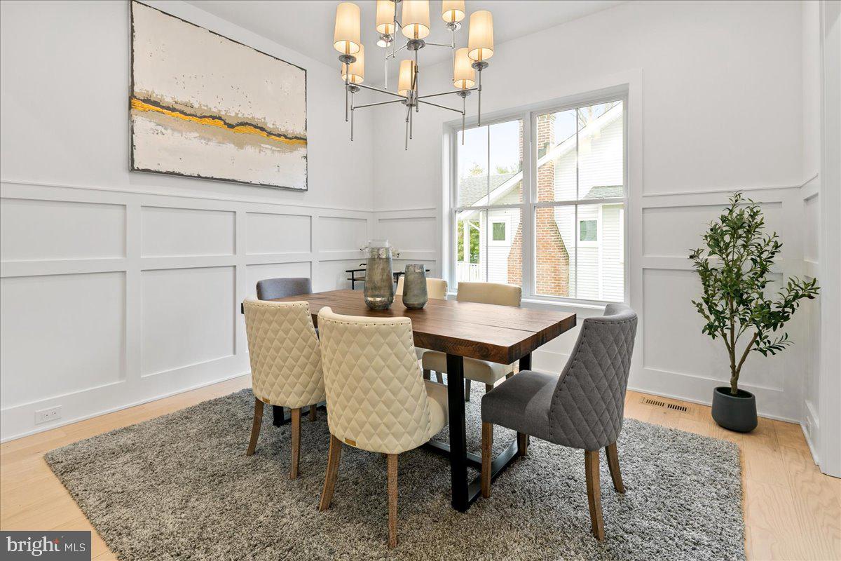 3411 17TH ST N, ARLINGTON, Virginia 22207, 5 Bedrooms Bedrooms, ,4 BathroomsBathrooms,Residential,For sale,3411 17TH ST N,VAAR2067438 MLS # VAAR2067438