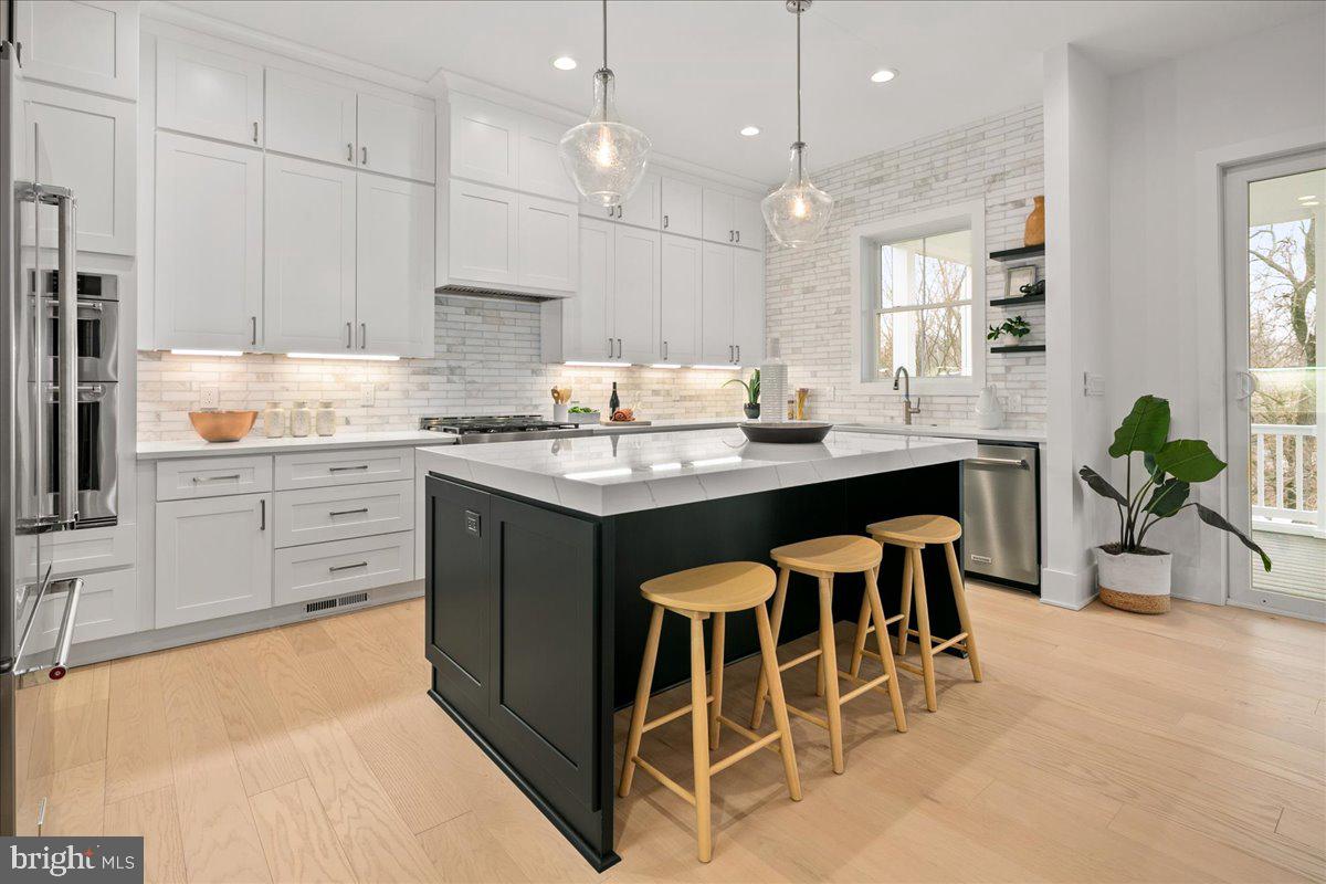 3411 17TH ST N, ARLINGTON, Virginia 22207, 5 Bedrooms Bedrooms, ,4 BathroomsBathrooms,Residential,For sale,3411 17TH ST N,VAAR2067438 MLS # VAAR2067438