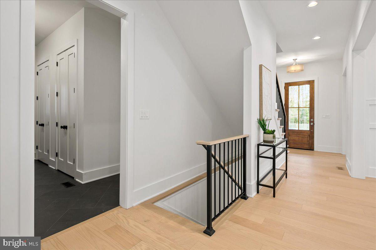 3411 17TH ST N, ARLINGTON, Virginia 22207, 5 Bedrooms Bedrooms, ,4 BathroomsBathrooms,Residential,For sale,3411 17TH ST N,VAAR2067438 MLS # VAAR2067438