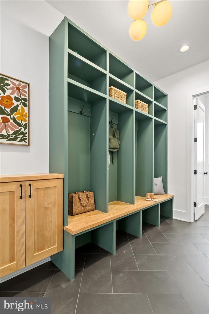 3411 17TH ST N, ARLINGTON, Virginia 22207, 5 Bedrooms Bedrooms, ,4 BathroomsBathrooms,Residential,For sale,3411 17TH ST N,VAAR2067438 MLS # VAAR2067438