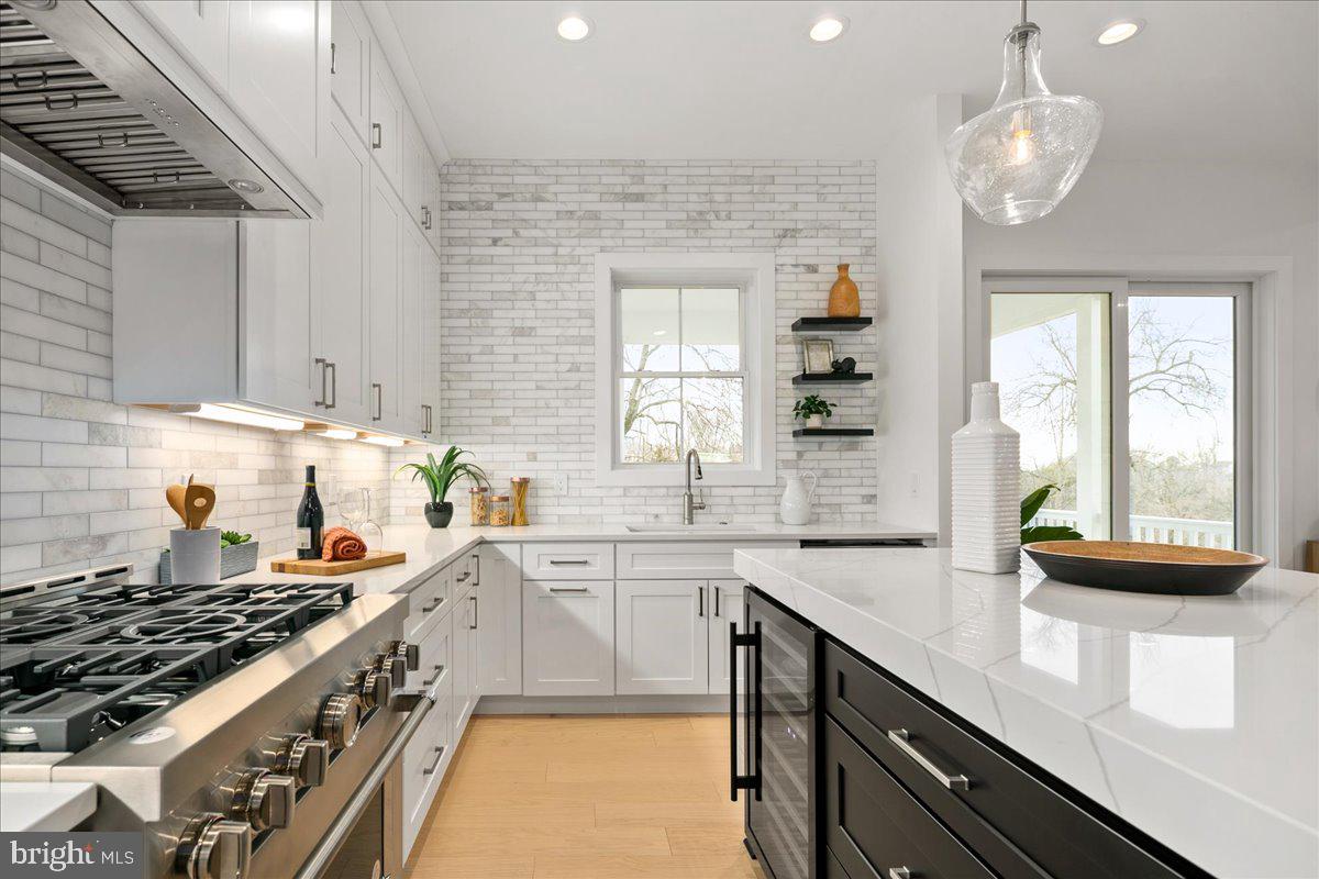 3411 17TH ST N, ARLINGTON, Virginia 22207, 5 Bedrooms Bedrooms, ,4 BathroomsBathrooms,Residential,For sale,3411 17TH ST N,VAAR2067438 MLS # VAAR2067438