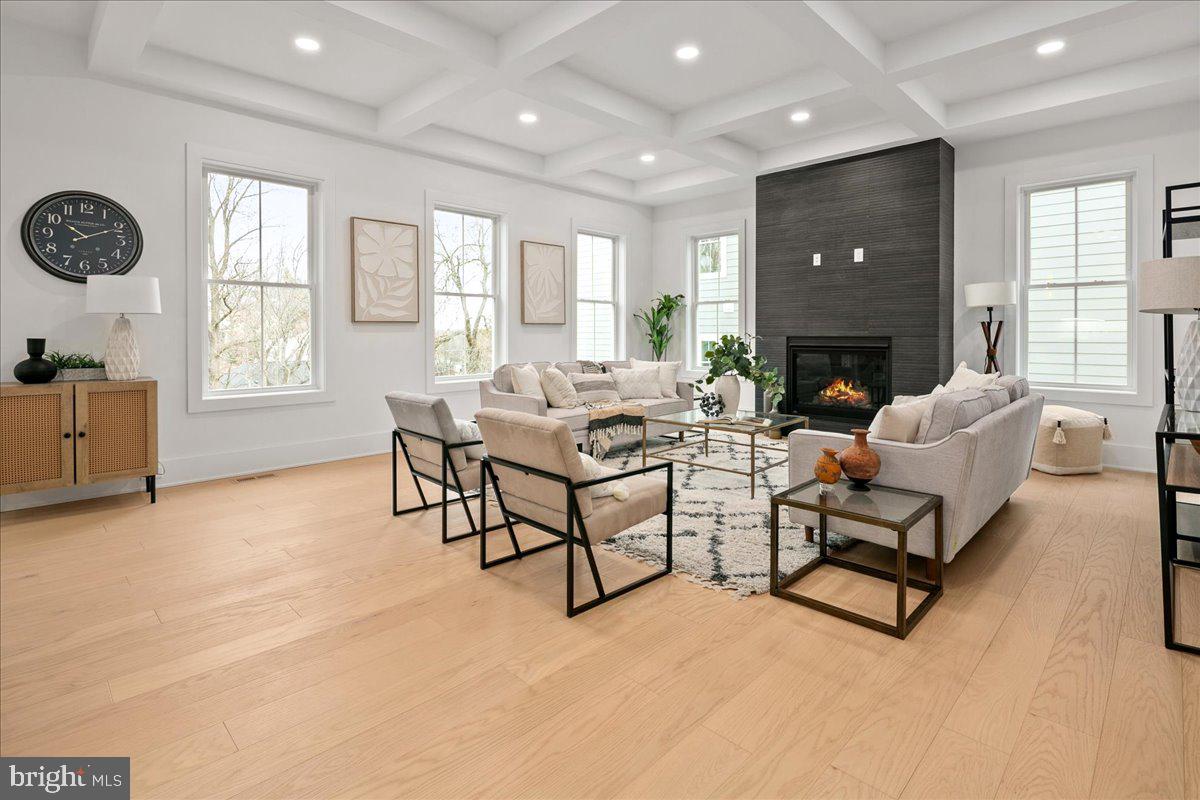 3411 17TH ST N, ARLINGTON, Virginia 22207, 5 Bedrooms Bedrooms, ,4 BathroomsBathrooms,Residential,For sale,3411 17TH ST N,VAAR2067438 MLS # VAAR2067438