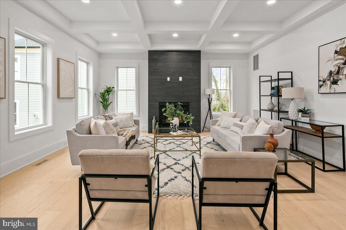 3411 17TH ST N, ARLINGTON, Virginia 22207, 5 Bedrooms Bedrooms, ,4 BathroomsBathrooms,Residential,For sale,3411 17TH ST N,VAAR2067438 MLS # VAAR2067438