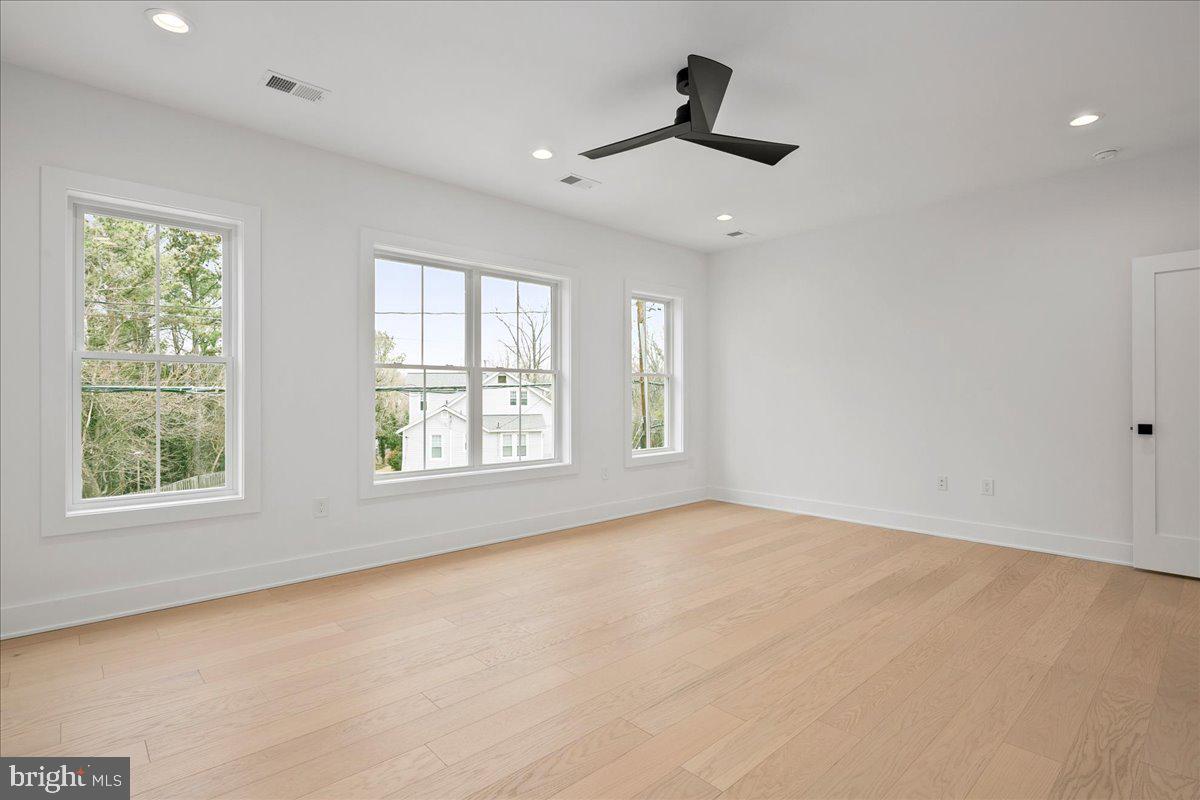 3411 17TH ST N, ARLINGTON, Virginia 22207, 5 Bedrooms Bedrooms, ,4 BathroomsBathrooms,Residential,For sale,3411 17TH ST N,VAAR2067438 MLS # VAAR2067438