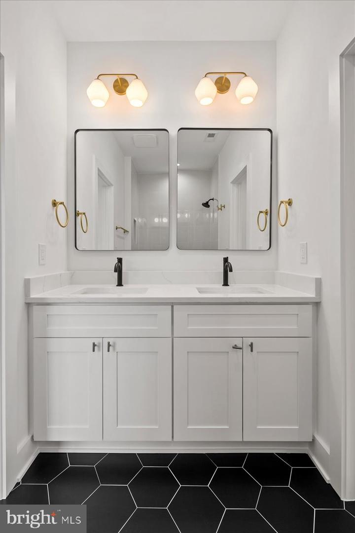 3411 17TH ST N, ARLINGTON, Virginia 22207, 5 Bedrooms Bedrooms, ,4 BathroomsBathrooms,Residential,For sale,3411 17TH ST N,VAAR2067438 MLS # VAAR2067438